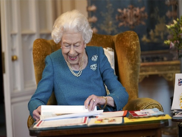 Queen Elizabeth shows support for Ukraine, makes ‘generous donation’ to aid victims