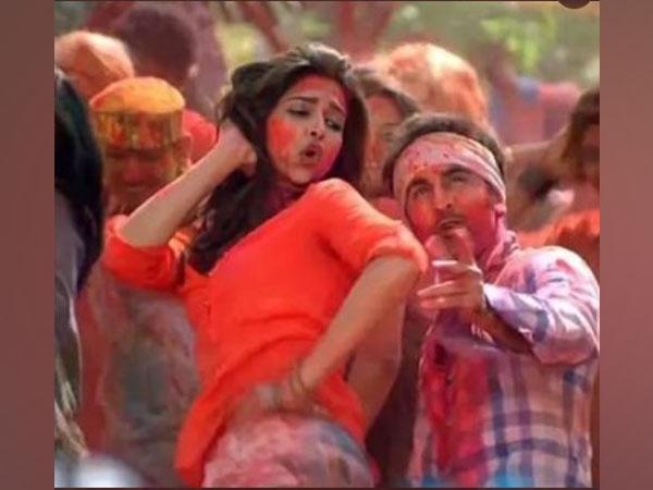 Holi Special: Bollywood-inspired outfits for playing colours
